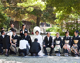 ゲストも和装で神社結婚式